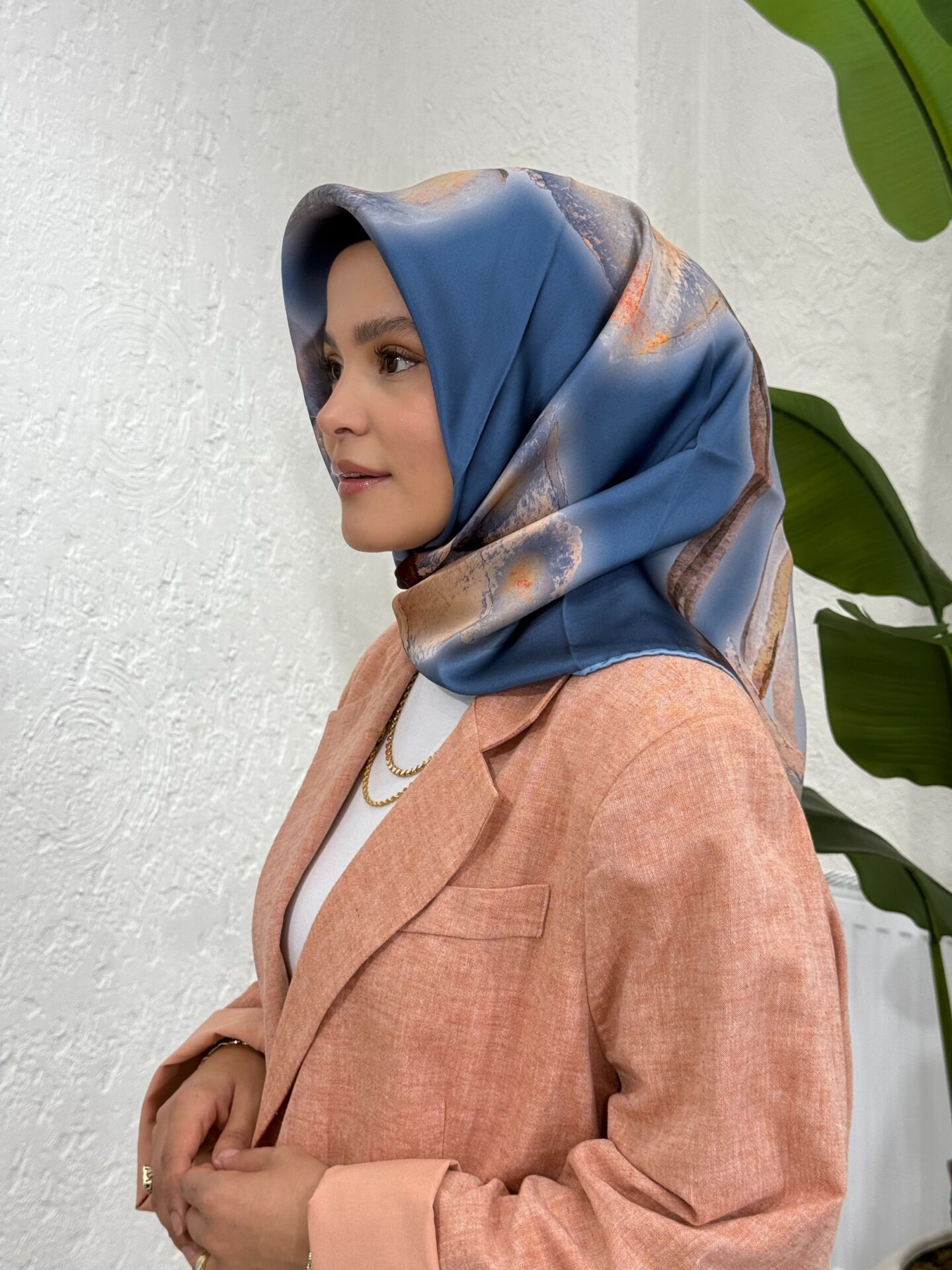 AKER SURA İPEK EŞARP