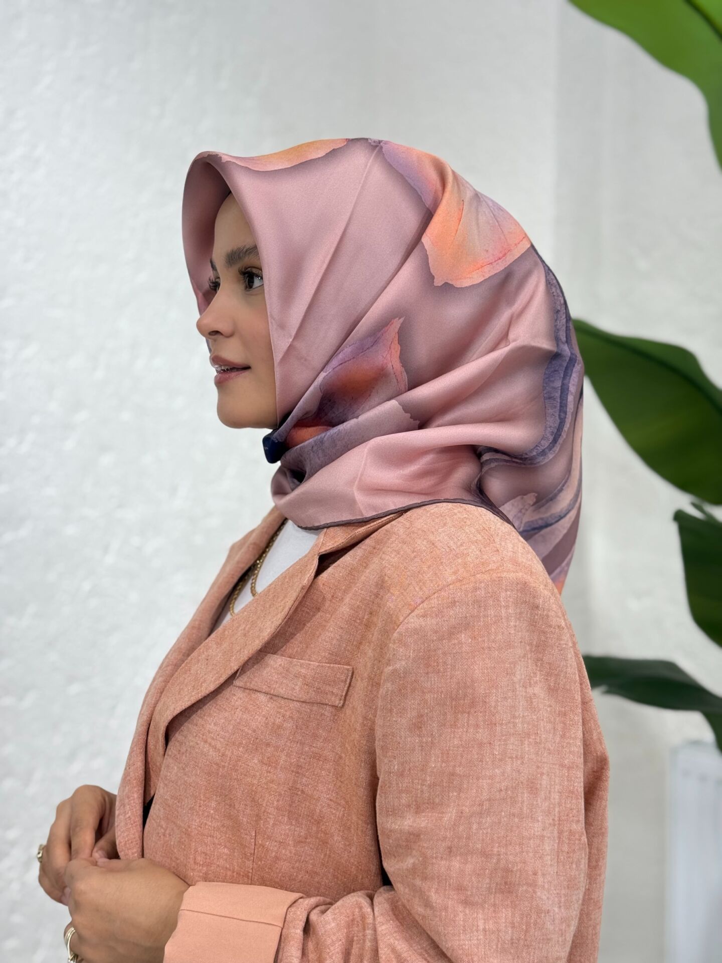 AKER SURA İPEK EŞARP