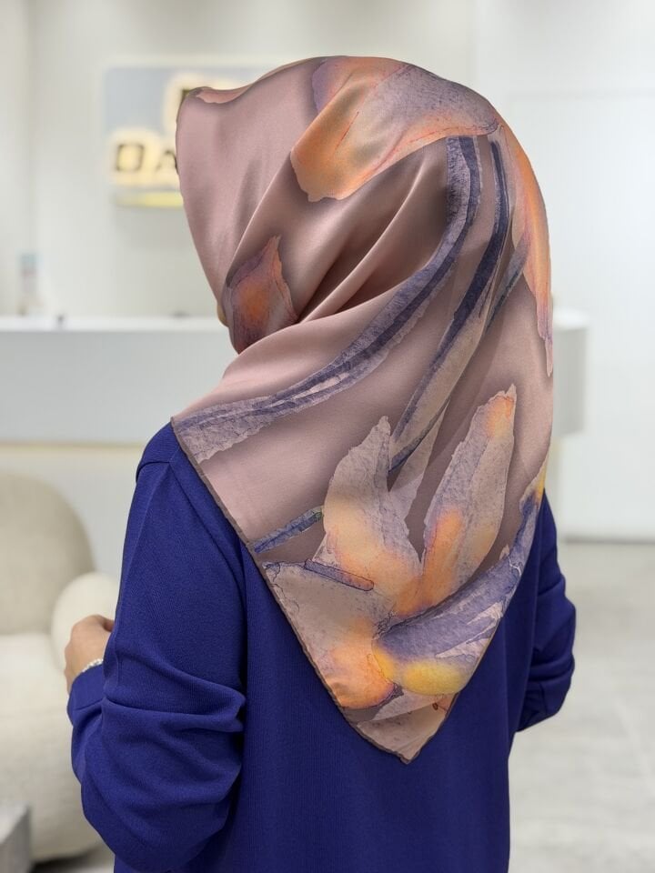 AKER SURA İPEK EŞARP