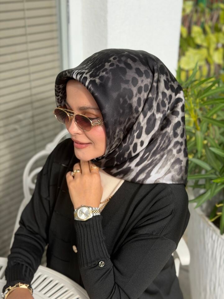 LA BOUTİQUE SURA İPEK EŞARP