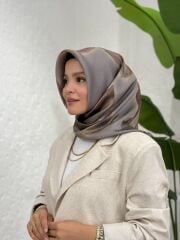 AKER SURA İPEK EŞARP