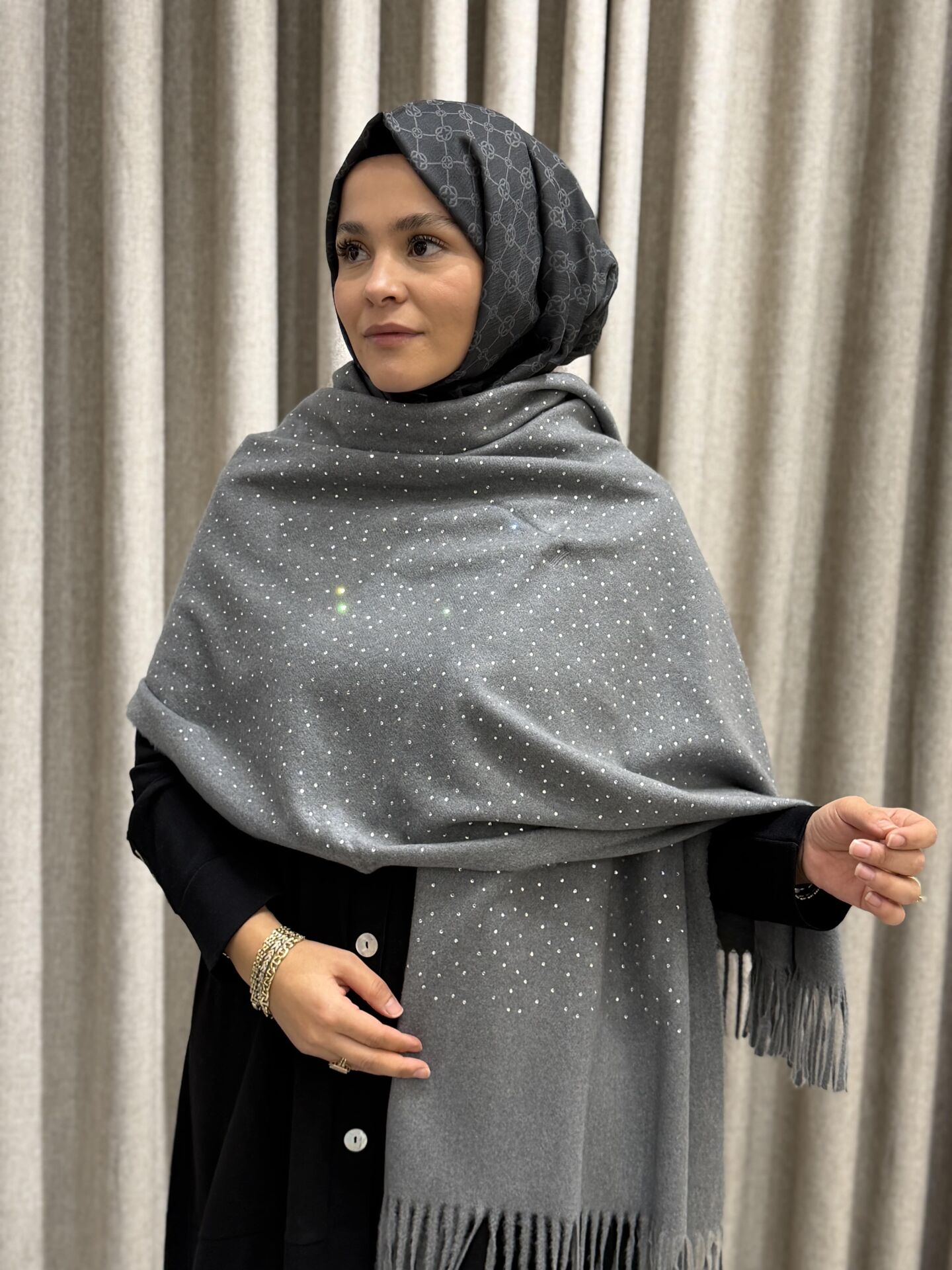 TAŞLI OMUZ ŞALI FÜME