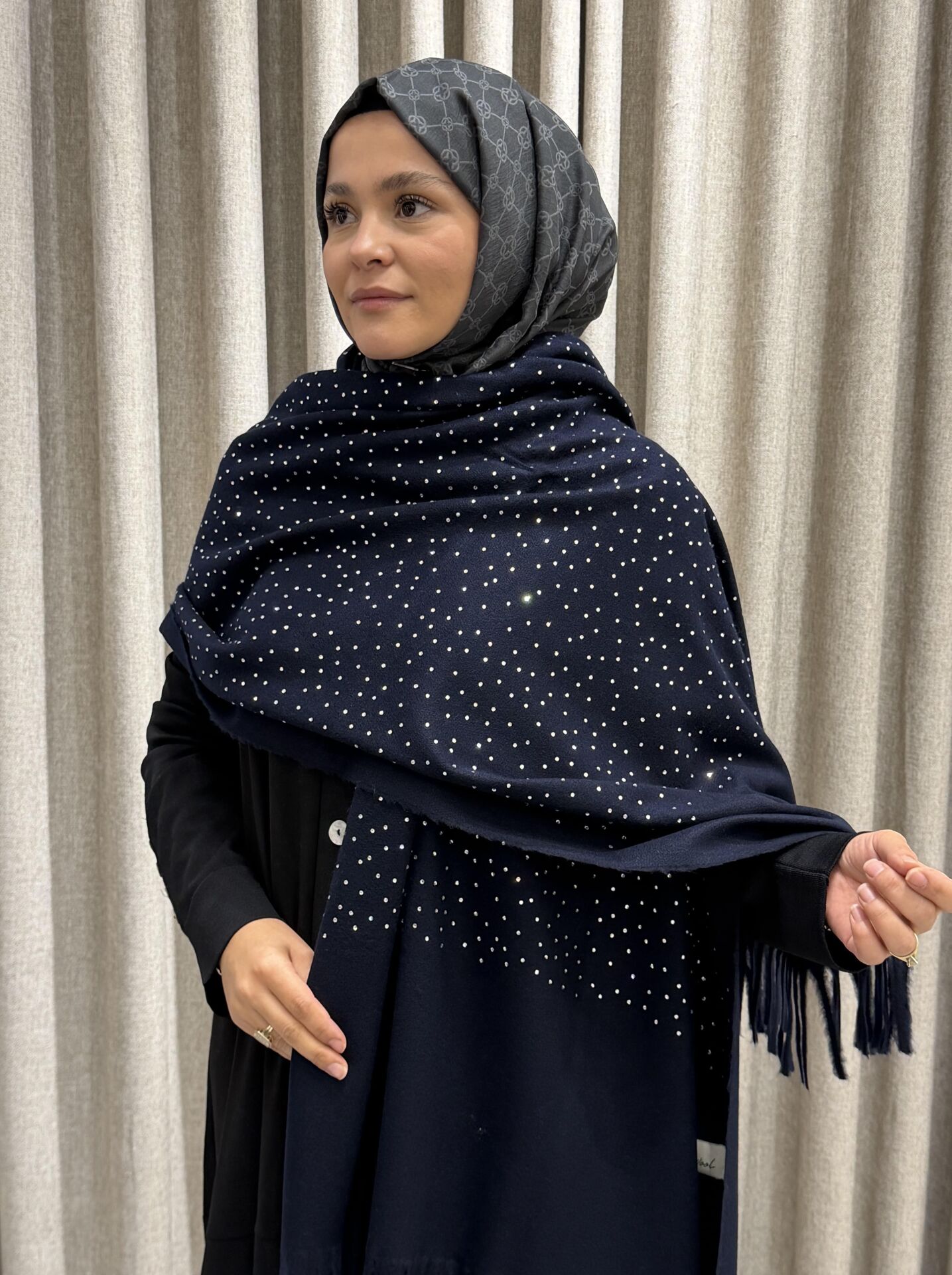 TAŞLI OMUZ ŞALI LACİVERT