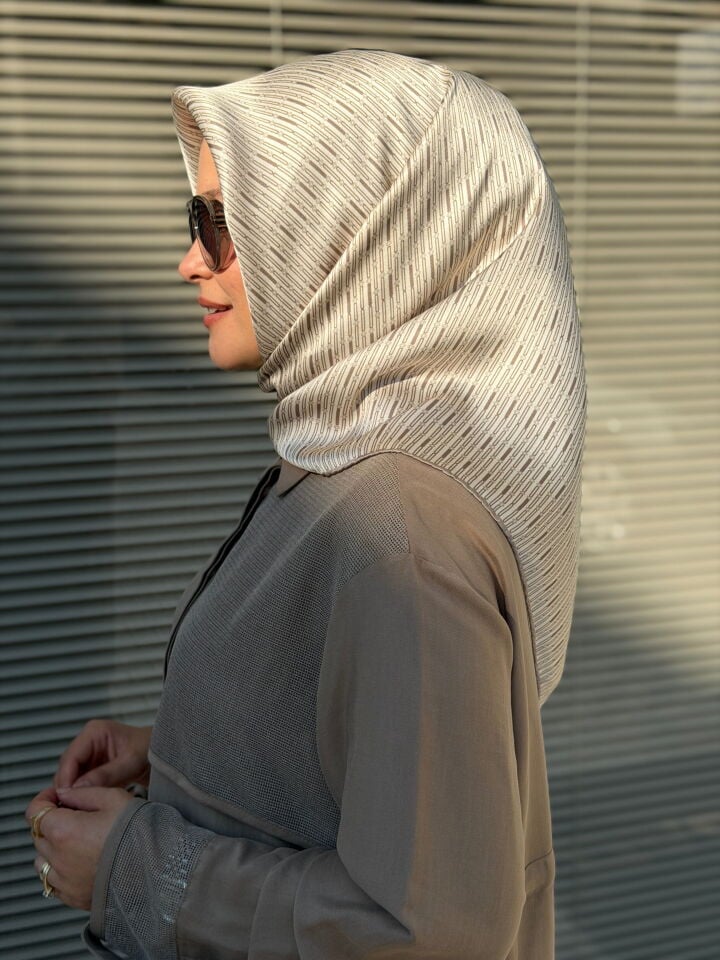 AKER SURA İPEK EŞARP