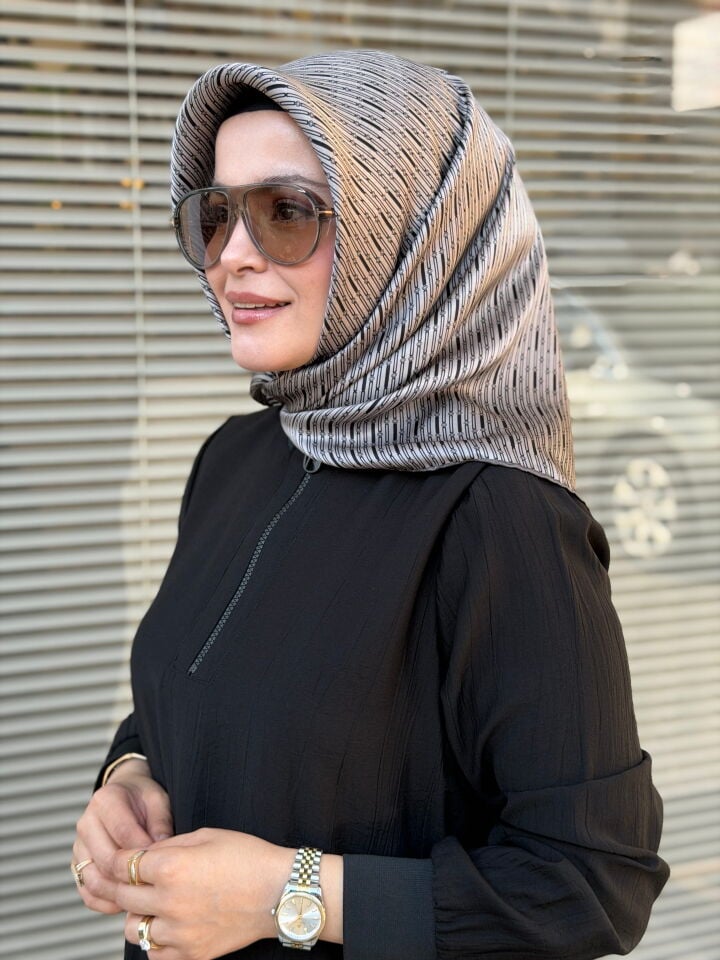 AKER SURA İPEK EŞARP