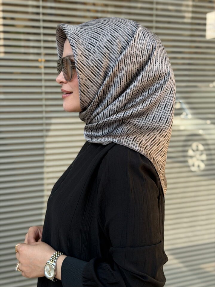 AKER SURA İPEK EŞARP