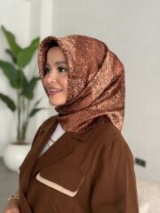 AKER SURA İPEK EŞARP