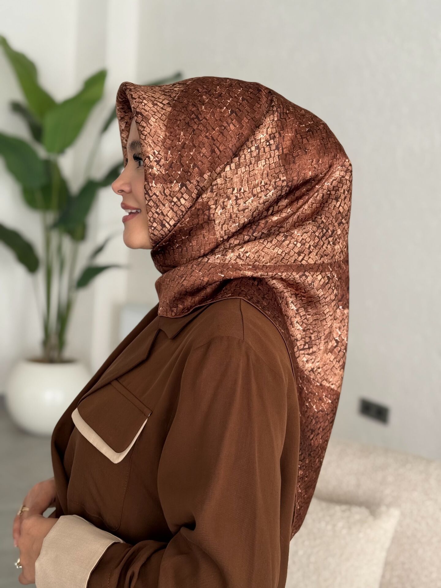 AKER SURA İPEK EŞARP