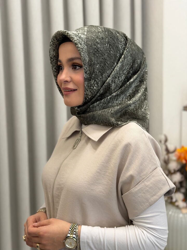 AKER SURA İPEK EŞARP