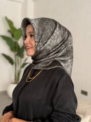 AKER SURA İPEK EŞARP