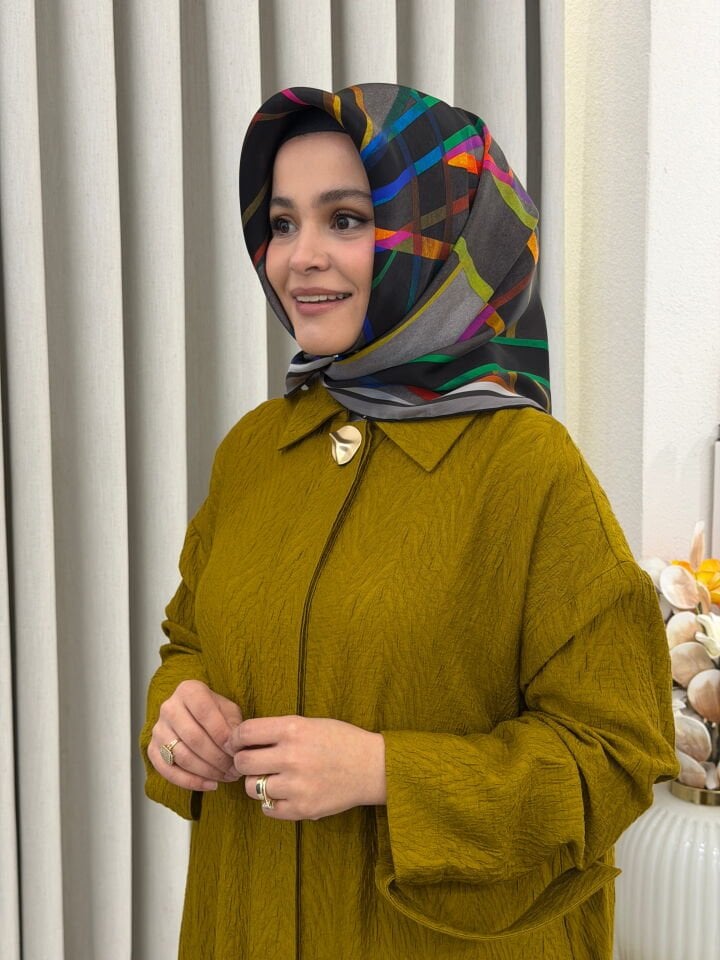 ARMİNE SURA İPEK EŞARP