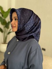 AKER SURA İPEK EŞARP