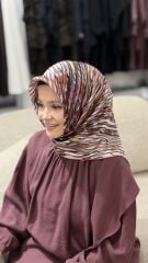 AKER SURA İPEK EŞARP