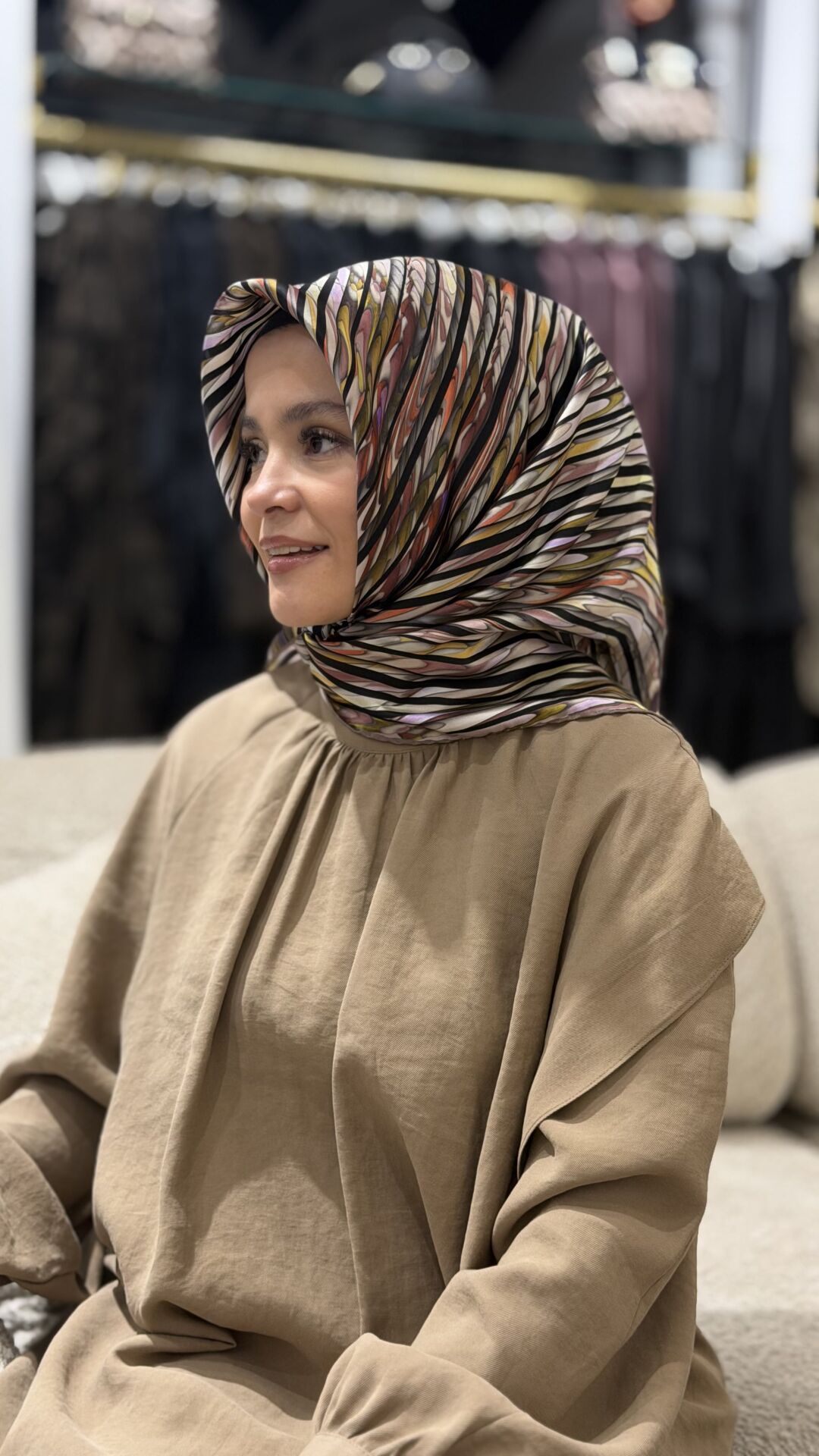 AKER SURA İPEK EŞARP