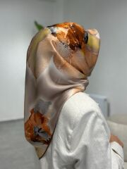 AKER SURA İPEK EŞARP