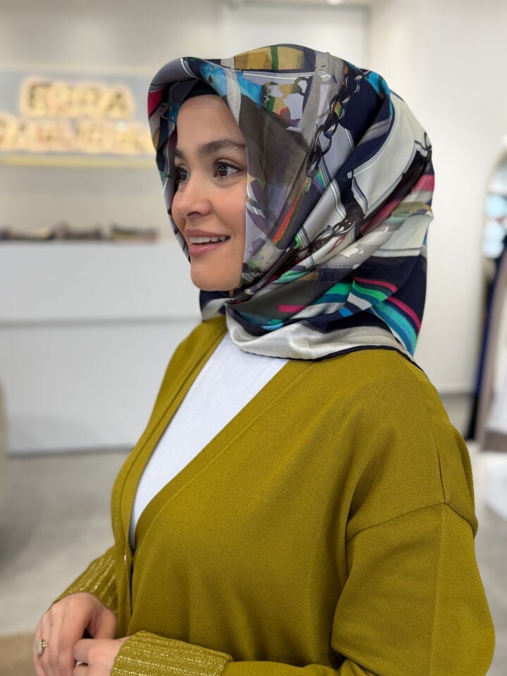 AKER SURA İPEK EŞARP