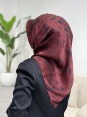 AKER SURA İPEK EŞARP