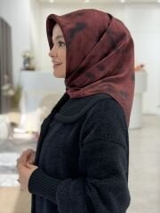 AKER SURA İPEK EŞARP