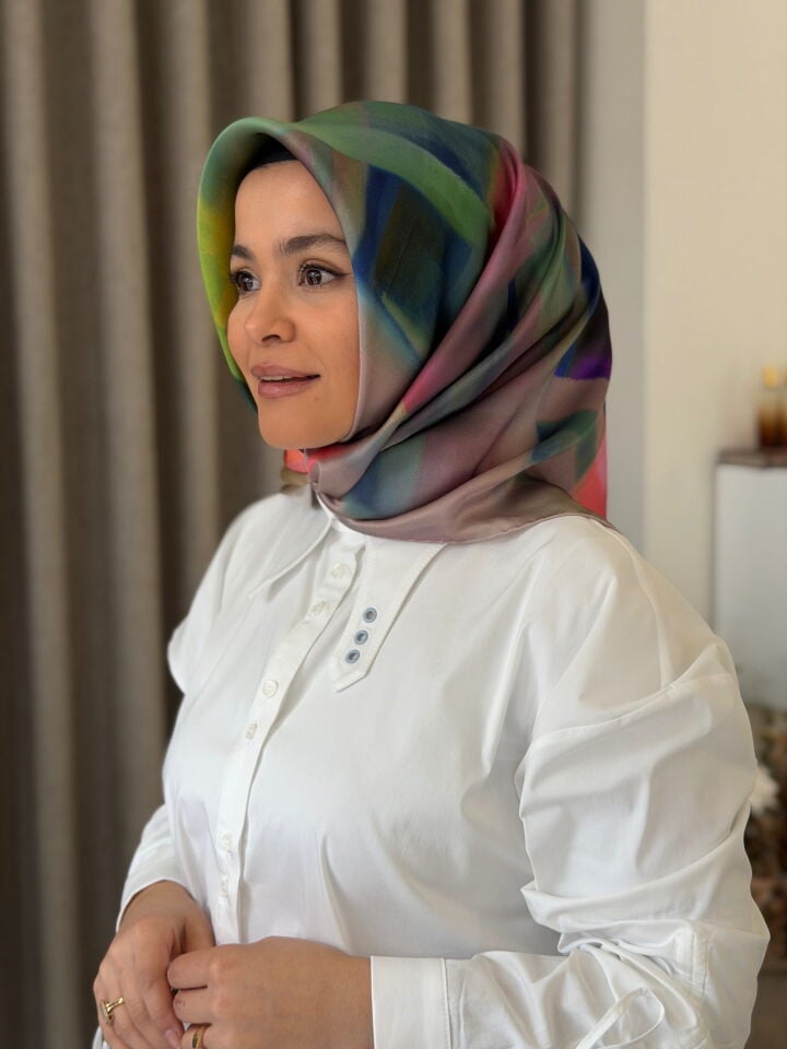 AKER SURA İPEK EŞARP