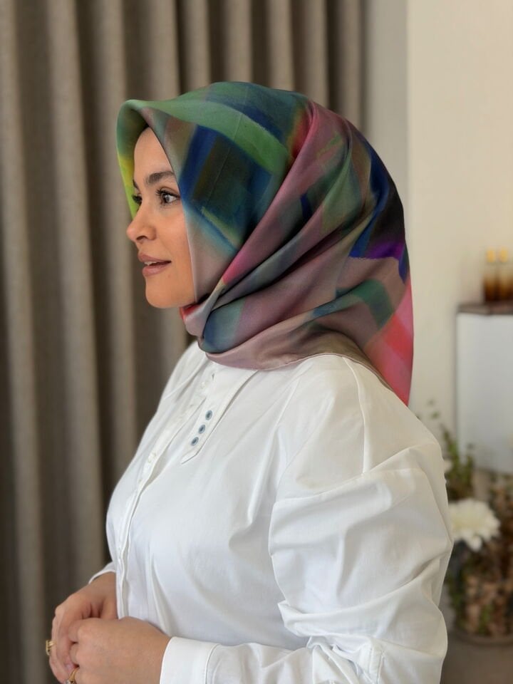 AKER SURA İPEK EŞARP