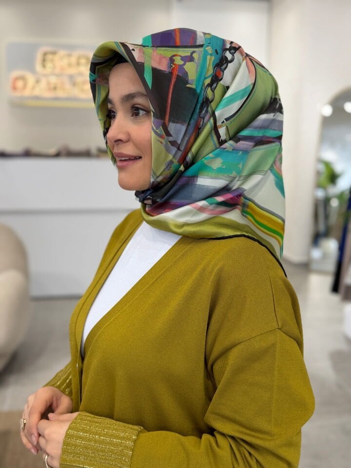 AKER SURA İPEK EŞARP