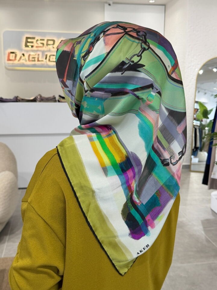 AKER SURA İPEK EŞARP