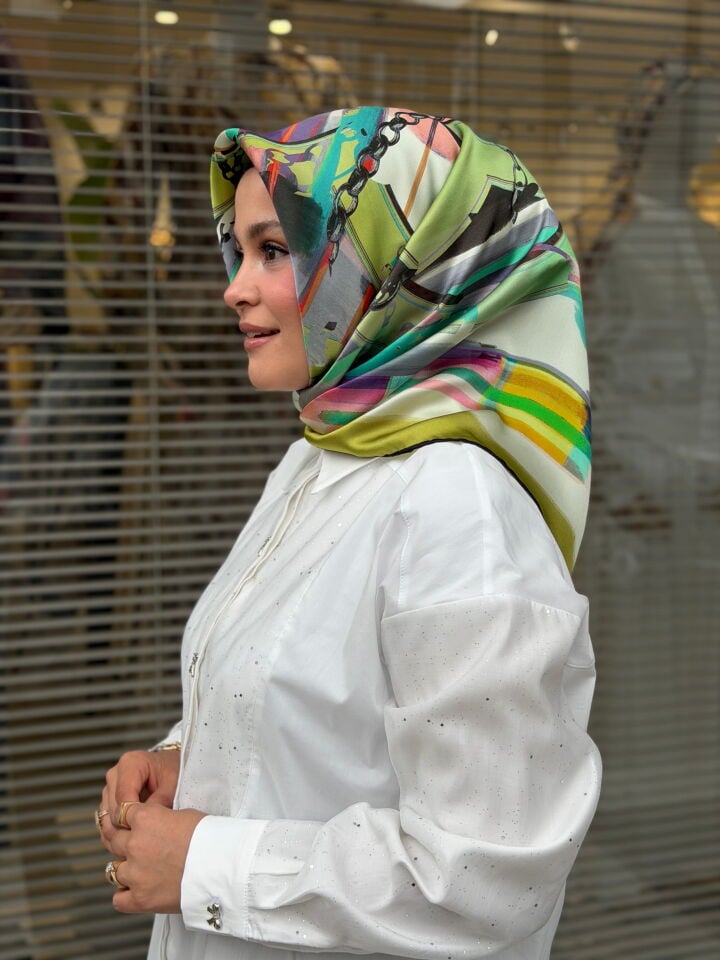 AKER SURA İPEK EŞARP