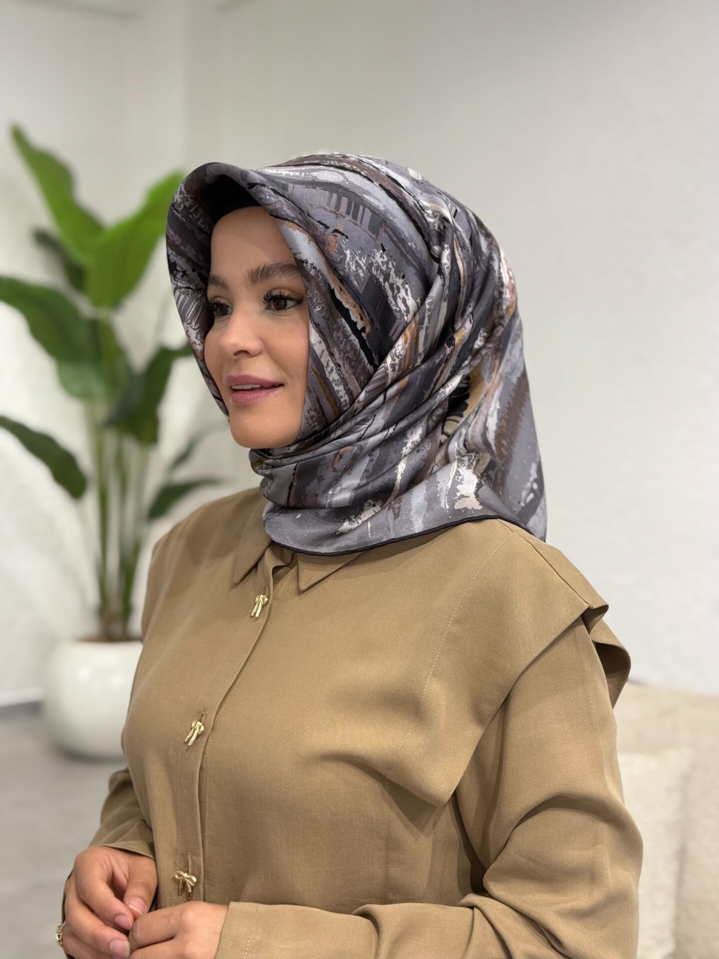 AKER SURA İPEK EŞARP