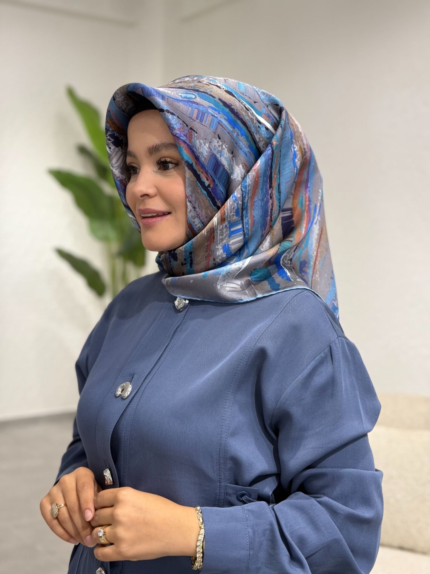 AKER SURA İPEK EŞARP