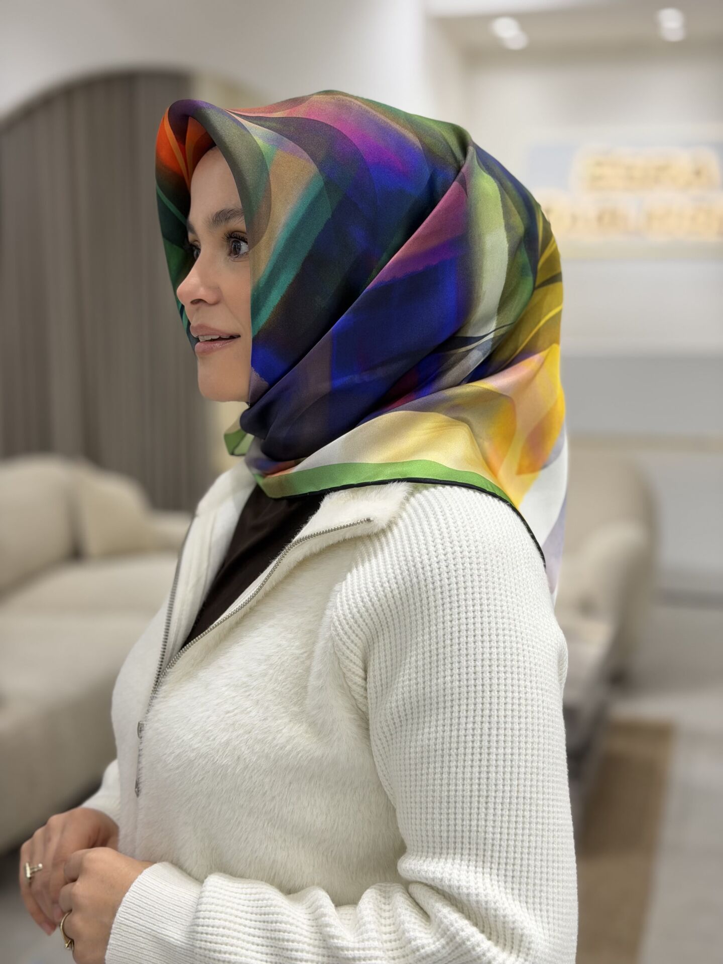 AKER SURA İPEK EŞARP