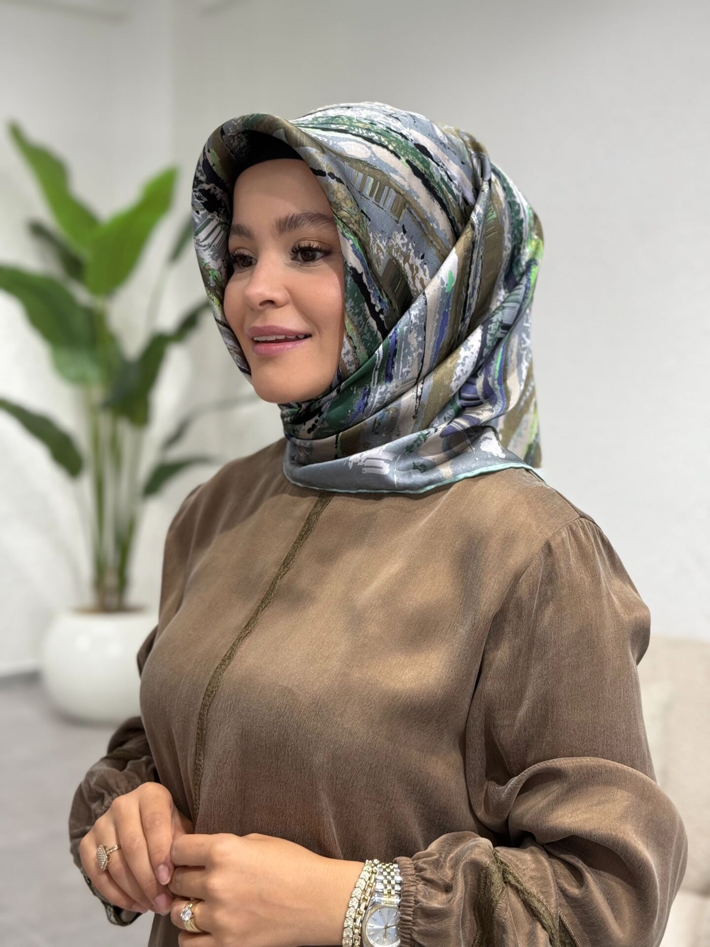 AKER SURA İPEK EŞARP