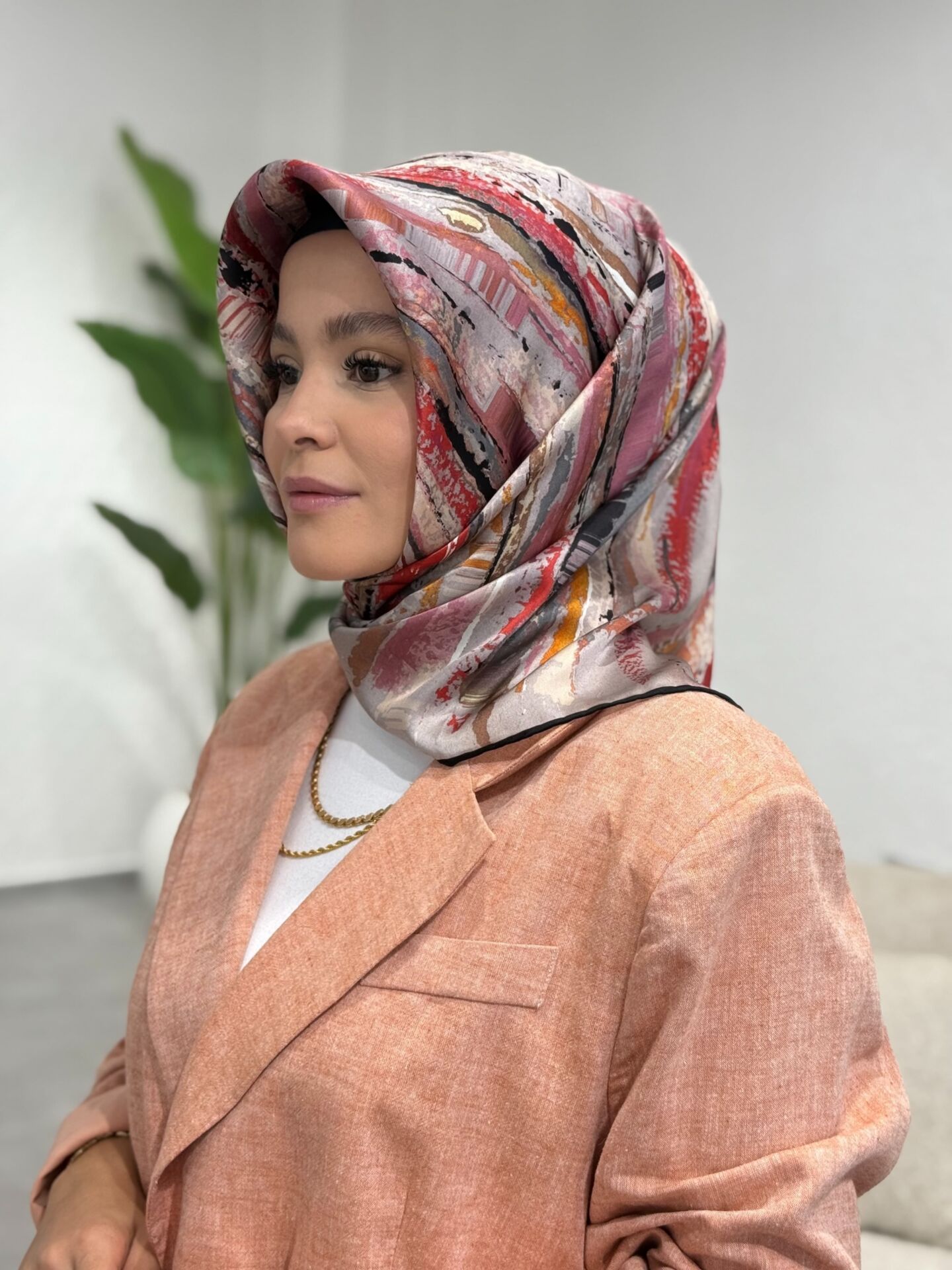 AKER SURA İPEK EŞARP