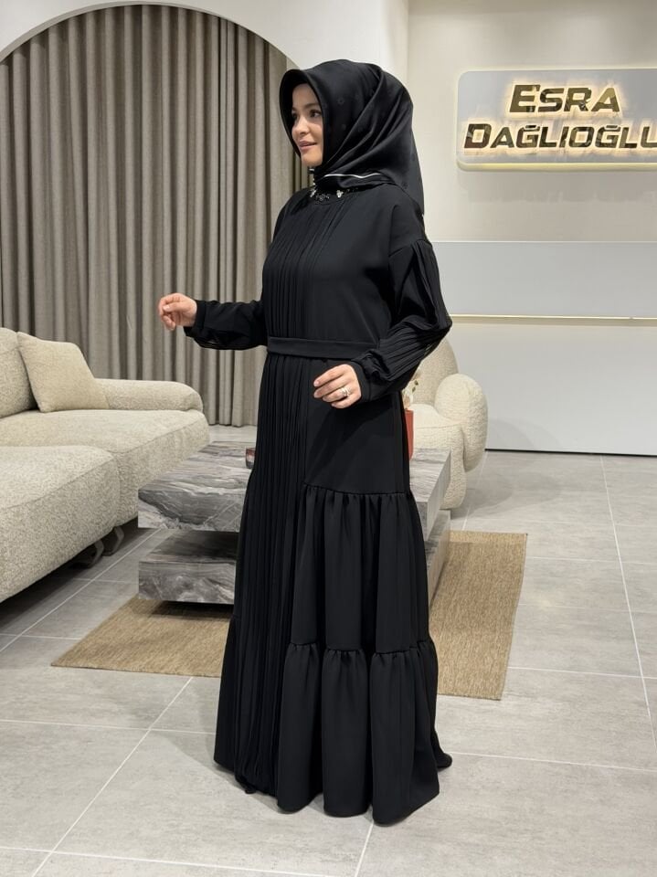 İTHAL KREP TÜL DETAYLI ELBİSE SİYAH