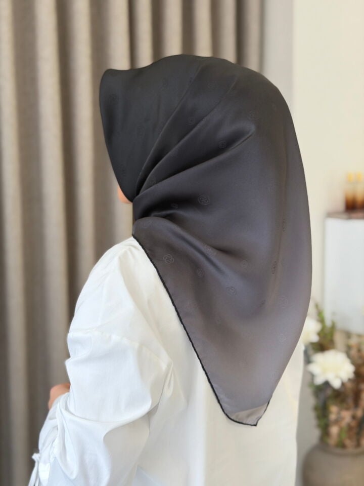 AKER SURA İPEK EŞARP