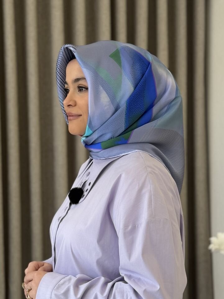 AKER SURA İPEK EŞARP