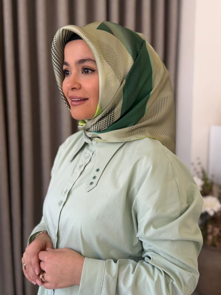 AKER SURA İPEK EŞARP