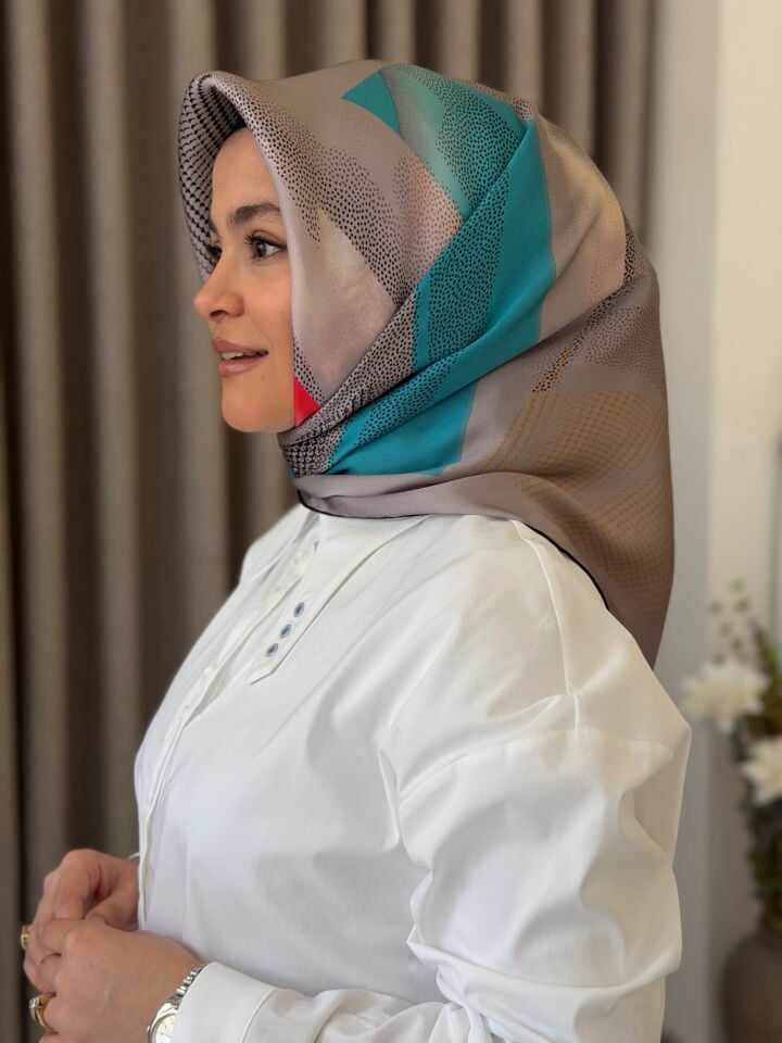 AKER SURA İPEK EŞARP