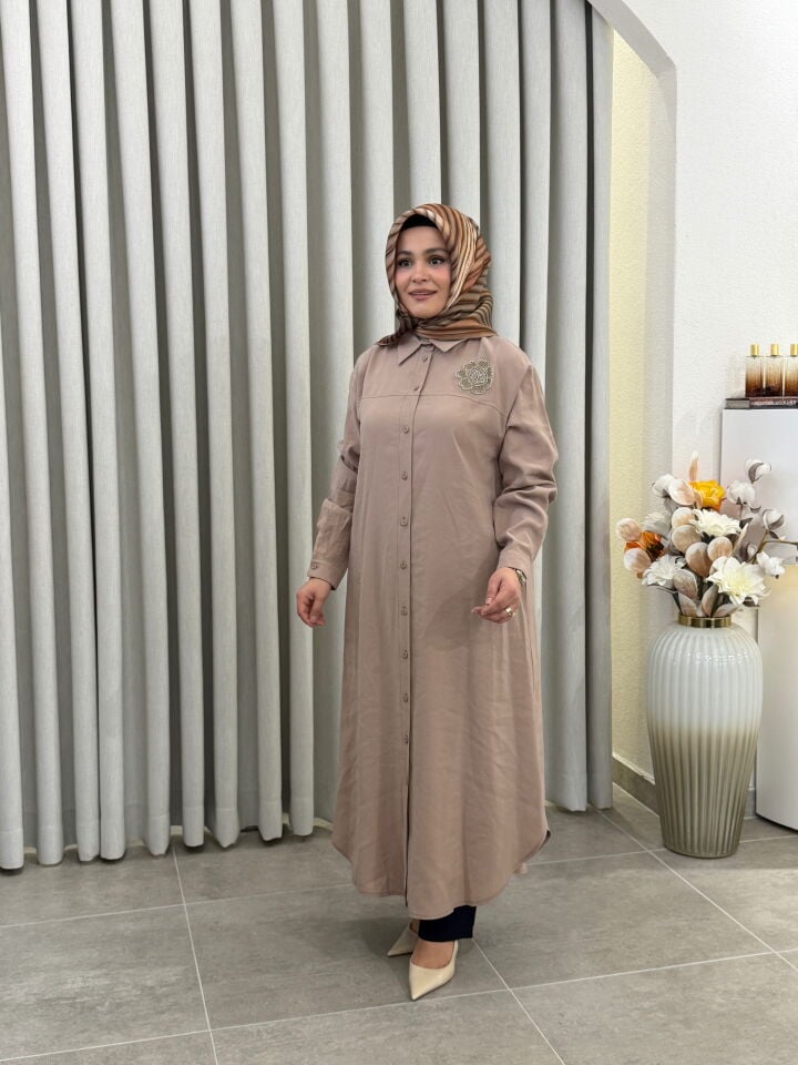 ARMİNE TREND ÇİÇEK İŞLEMELİ TENCEL GÖMLEK AÇIK VİZON
