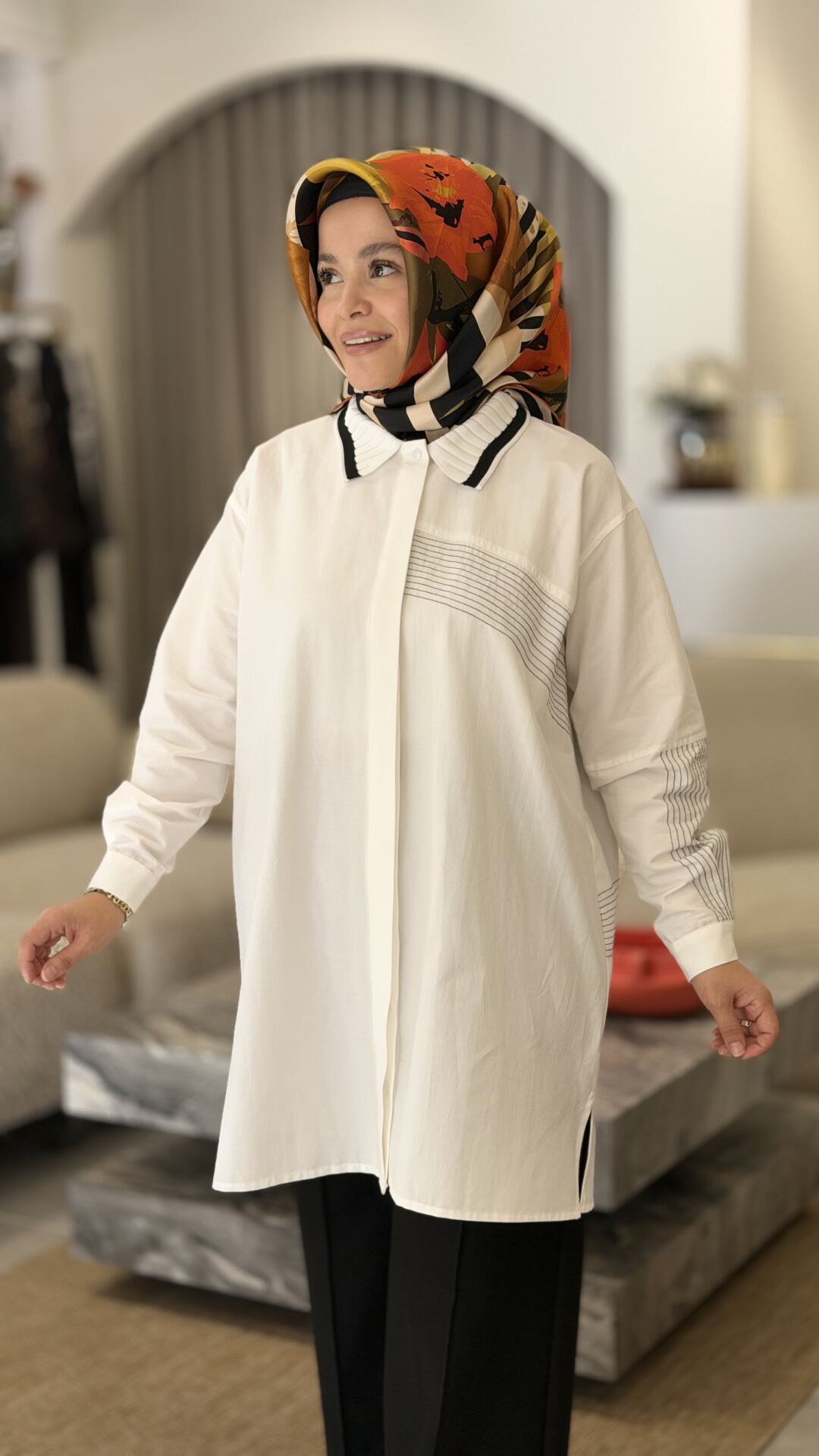 YAQA TASARIM TRİKO YAKA ASİMETRİK GÖMLEK BEYAZ