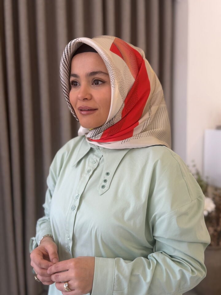 AKER SURA İPEK EŞARP