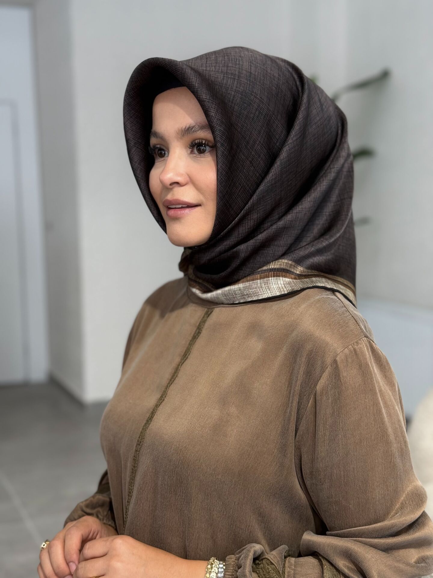 AKER SURA İPEK EŞARP