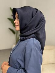 AKER SURA İPEK EŞARP