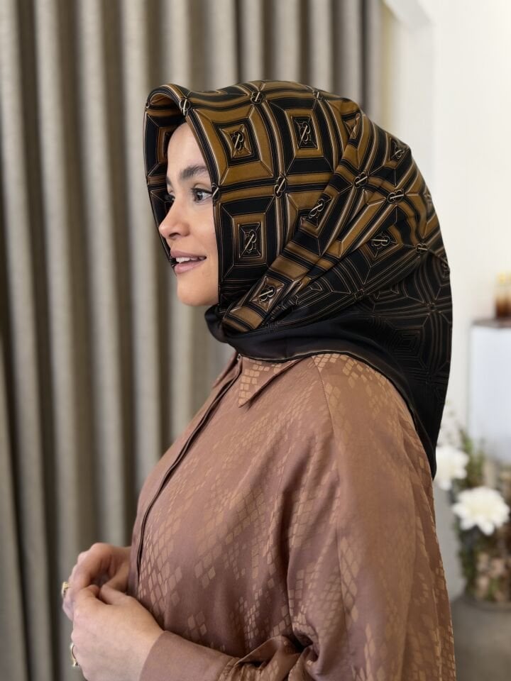 LA BOUTİQUE SURA İPEK EŞARP