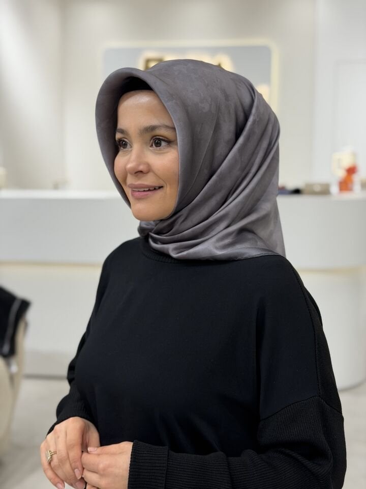 AKER SURA İPEK EŞARP