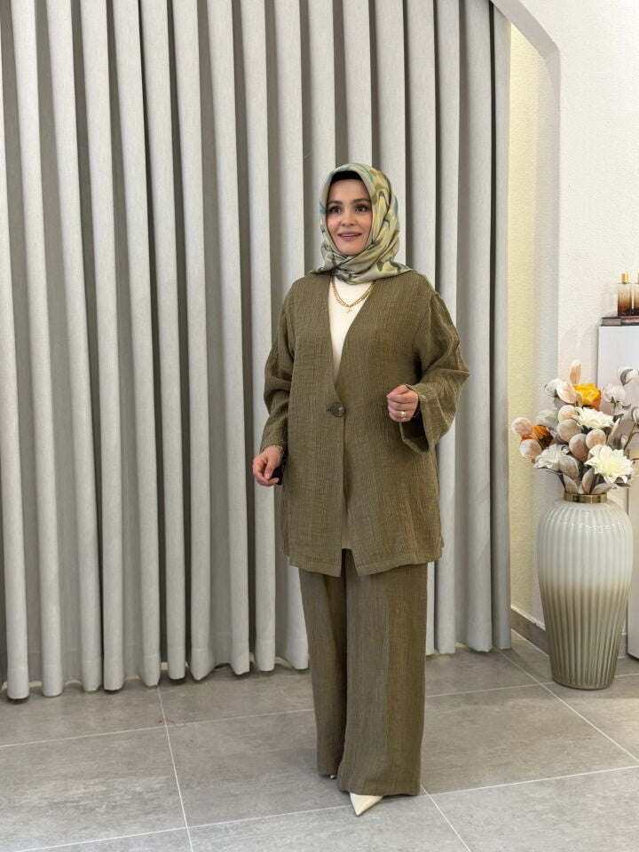 ARMİNE MÜSLİN KUMAŞ CEKETLİ PANTOLONLU TAKIM YAĞ YEŞİLİ