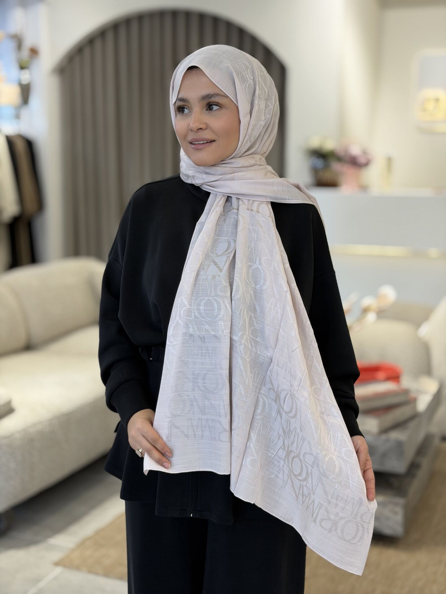 İMANNOOR MONOGRAM İMZA JAKAR ŞAL KREM