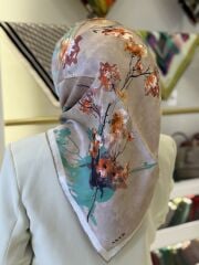 AKER SURA İPEK EŞARP