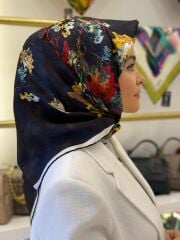 AKER SURA İPEK EŞARP