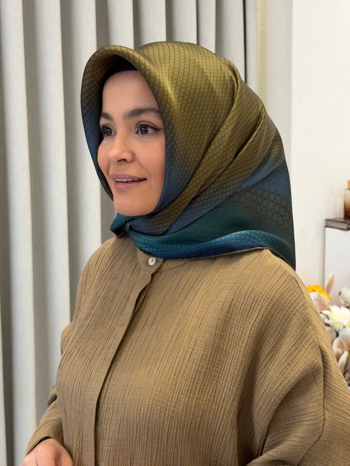 LA BOUTİQUE SURA İPEK EŞARP