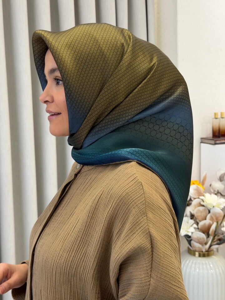 LA BOUTİQUE SURA İPEK EŞARP